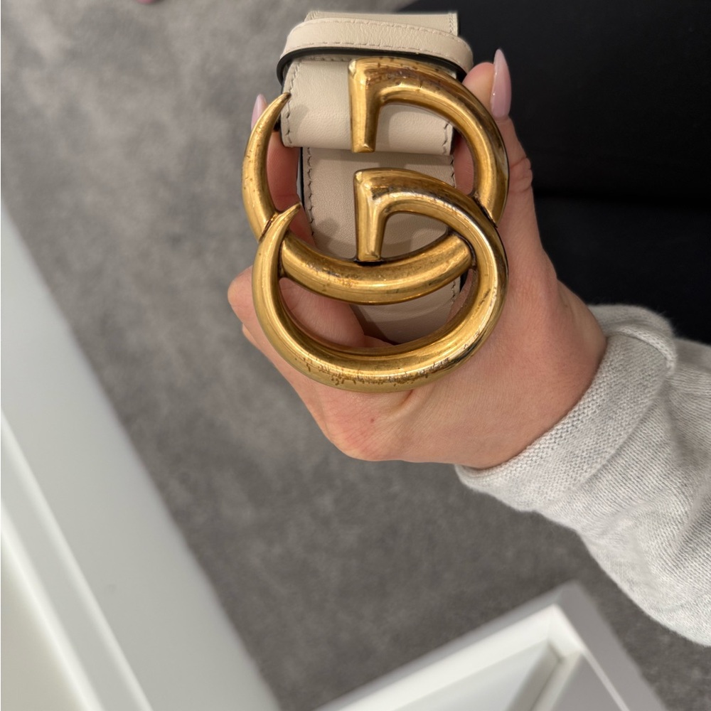 Gucci Cream Leather Belt with Gold GG Buckle - Picture 2 of 4